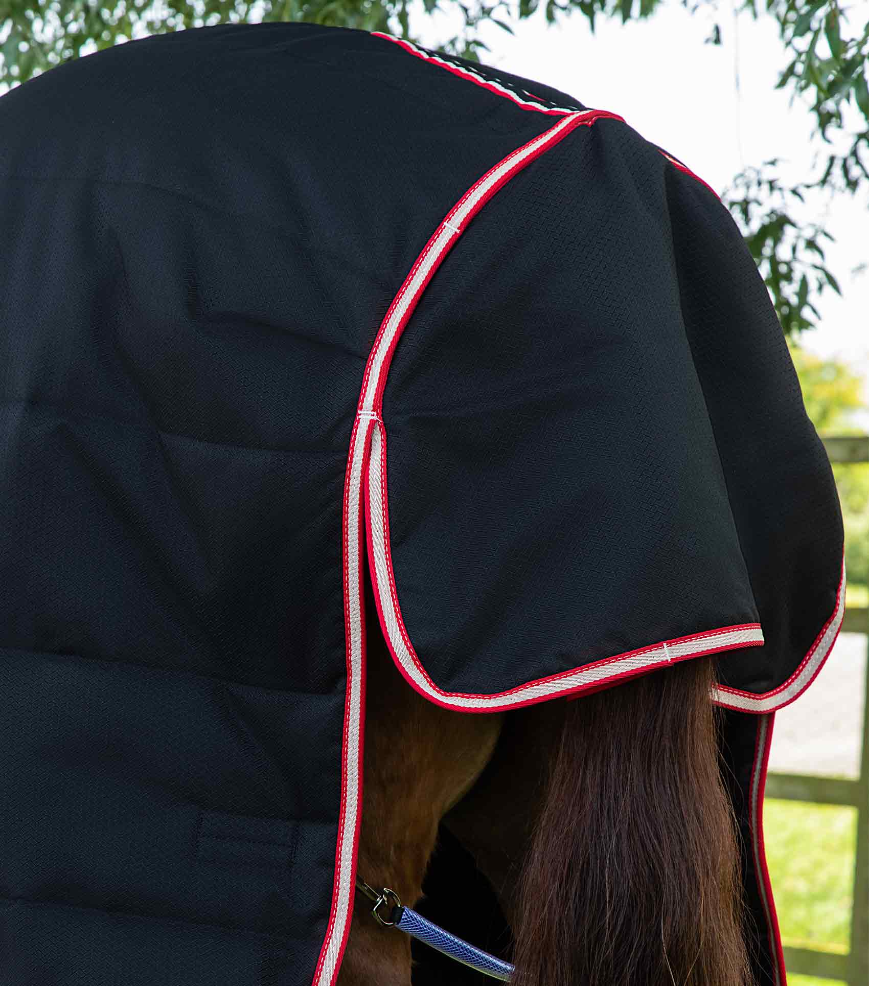 Premier Equine Lucanta Demi Stable Rug 200g Desirable Equine