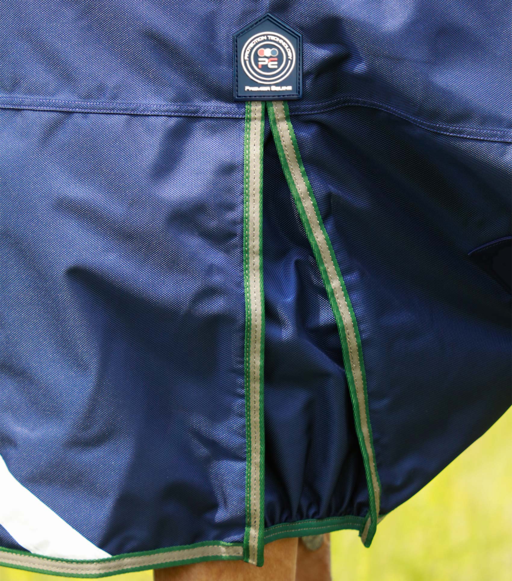 Premier Equine Titan 40g Turnout Rug with SnugFit Neck Cover Horse